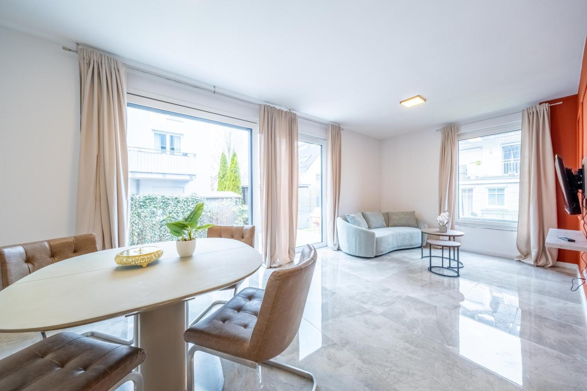 Fast Luxury Apartahotel